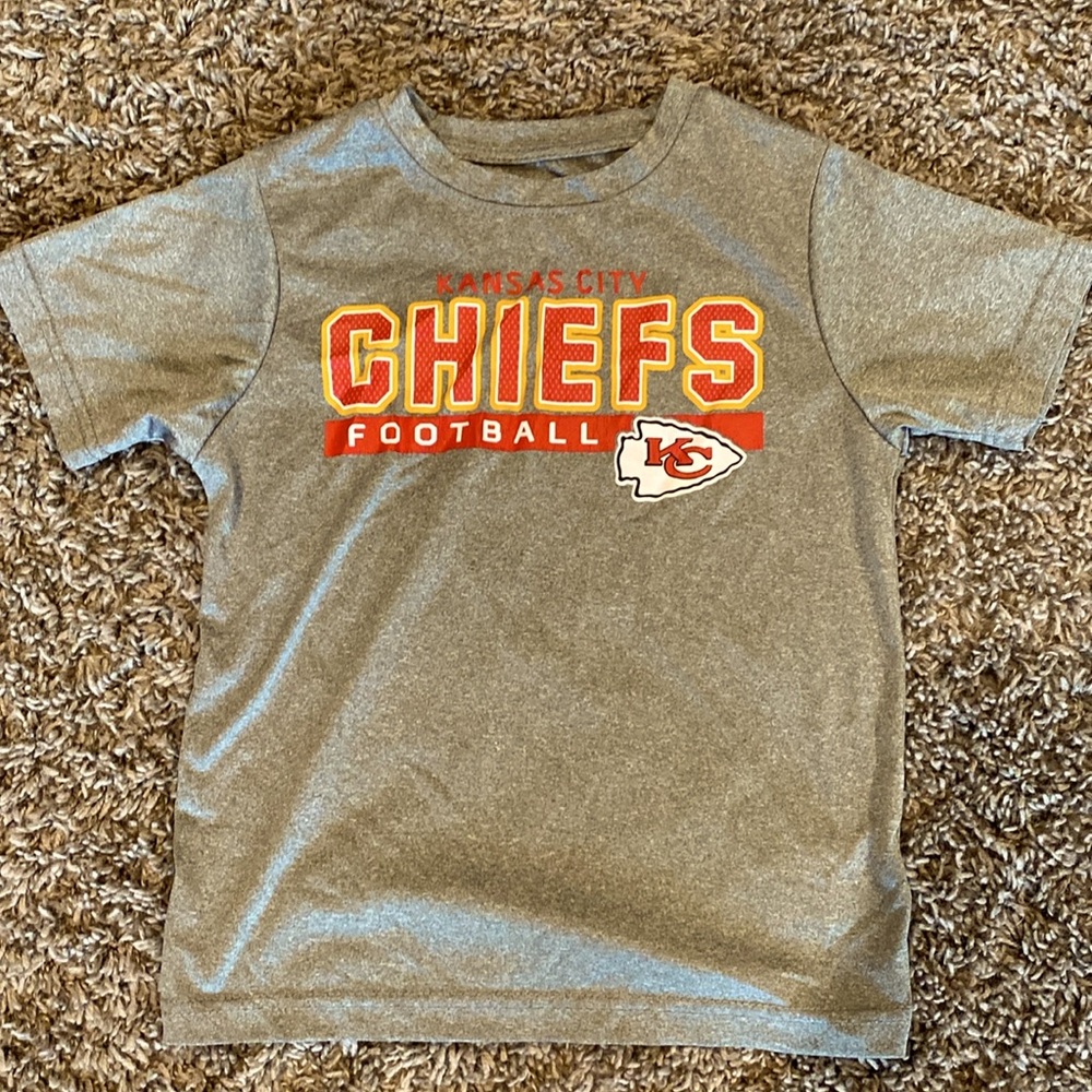 Kids Sz XS (4-5) and S (6-7) Kansas City Chiefs Dri-fit Gray Tshirt - Like New